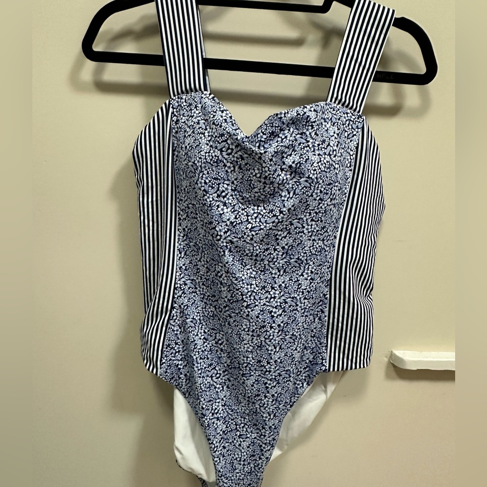 Lands' End Women's Blue and White Floral One Piece Swimsuit - Size 14 NWOT